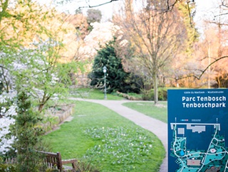 Un plan du parc affiché dans la nature