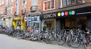 Un parking à vélos